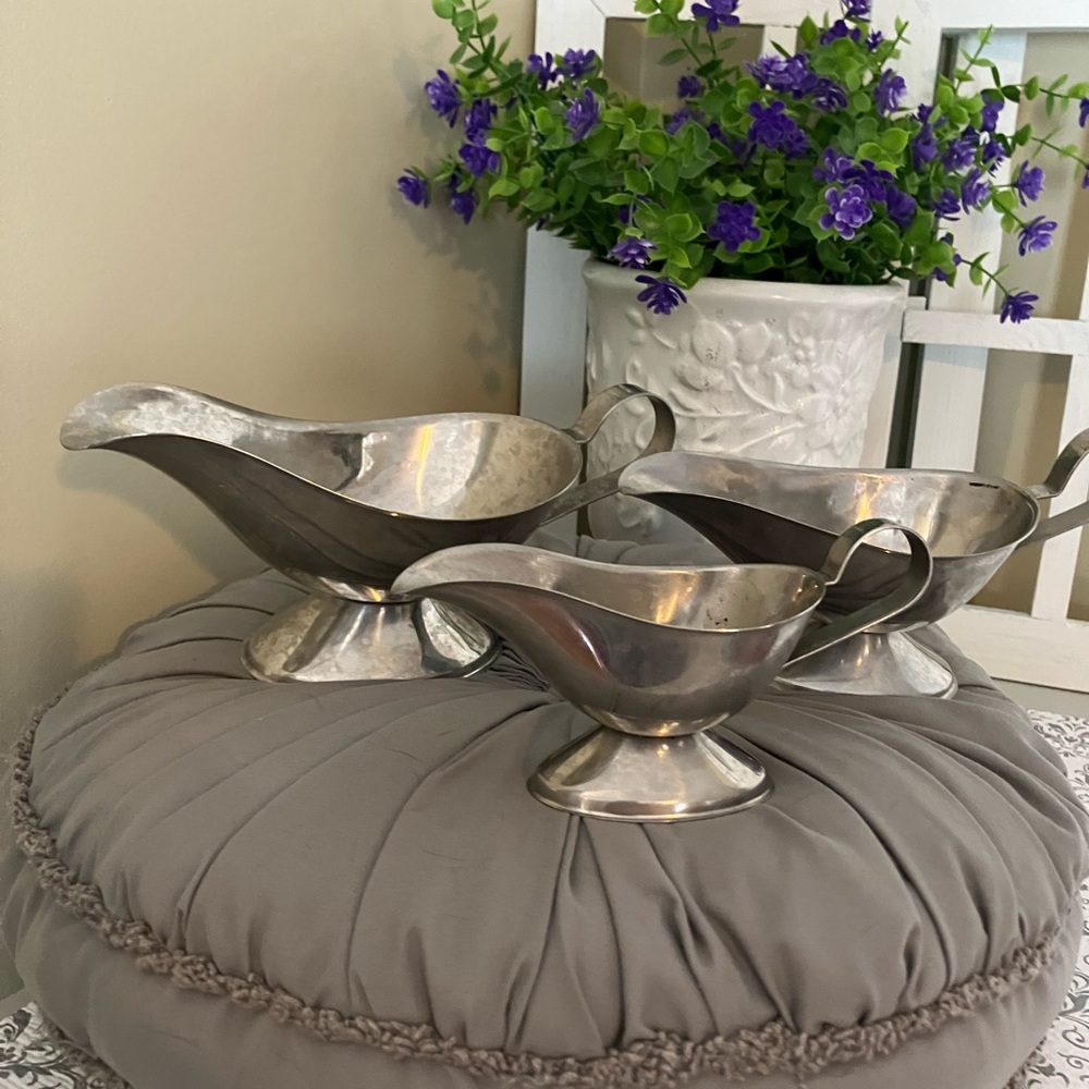 INOX vintage, 1985, set of three stainless steel gravy boats